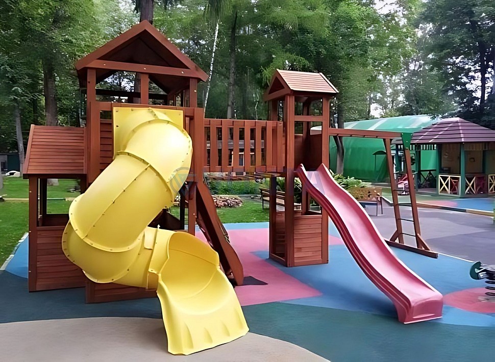 Детская площадка на века: как выбрать?