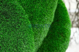 Топиари композиция белка Роза на пне — газон Deluxe + Eco