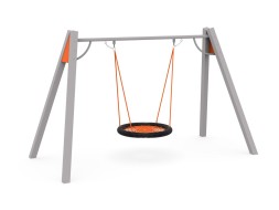 Качели на металлических стойках