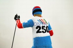 Топиари лыжник, h=200 см — газон Есо