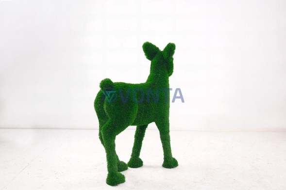 Топиари олень, малыш Сева — газон Deluxe Green