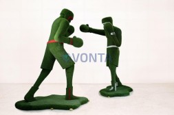 Топиари композиция боксеры — газон Есо