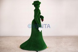 Топиари дама с саквояжем, h=185см- газон Eco
