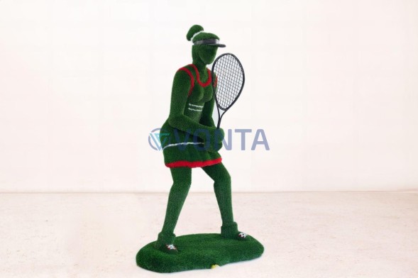 Топиари теннисистка — газон Есо