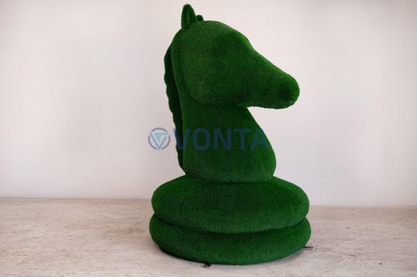 Топиари шахматы конь, h=200 см — газон Eco