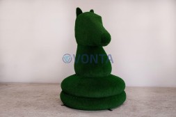 Топиари шахматы конь, h=200 см — газон Eco