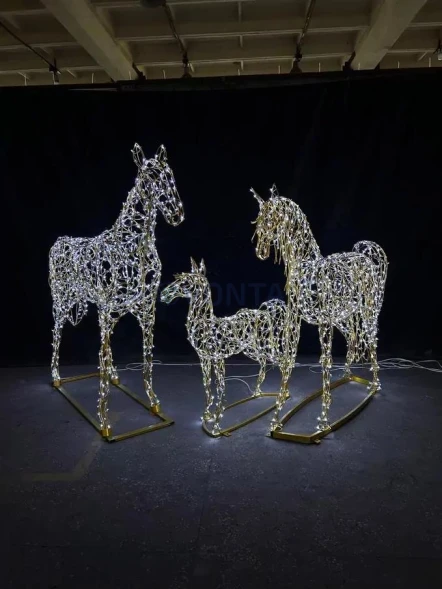 Комплект светодиодных фигур Семья лошадей 3 шт., (SR006)