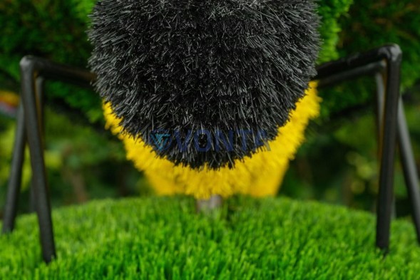 Топиари композиция бабочка на яблоке Гренни — газон Deluxe + Eco