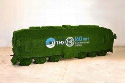 Топиари локомотив — газон Есо