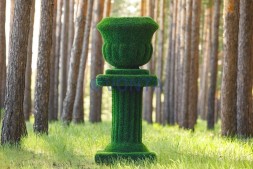 Топиари вазон на колонне — газон Eco