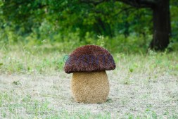 Топиари гриб подосиновик, h=50 см — газон Eco