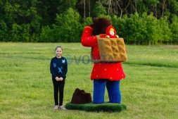 Топиари композиция девочка Мария и медведь Витюша — газон Eco