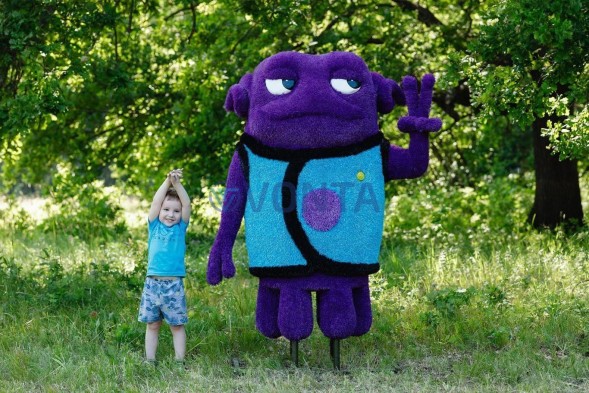 Топиари инопланетянин — газон Eco