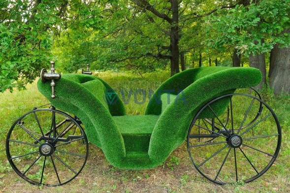 Топиари карета — газон Есо