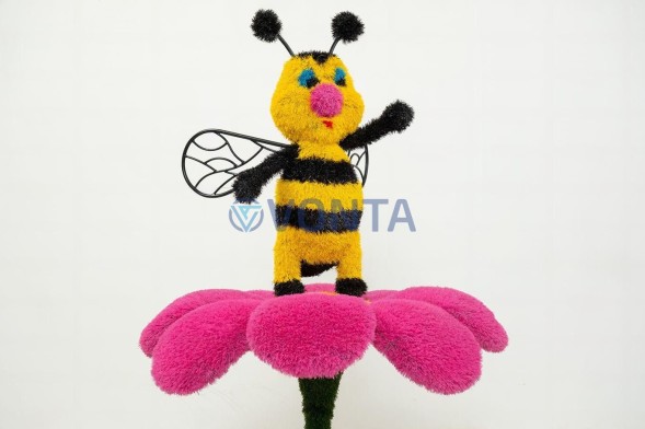 Топиари композиция пчелка на розовом цветке — газон Deluxe+ Eco