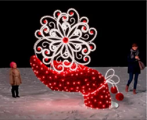 Светодиодная фигура из мишуры Варежка со снежинкой 250 см.