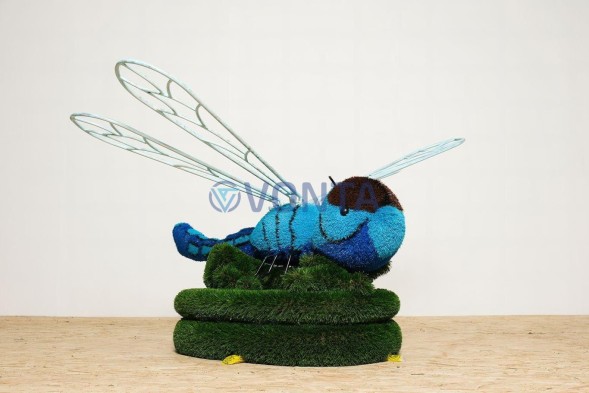Топиари стрекоза Ванильная — газон Eco
