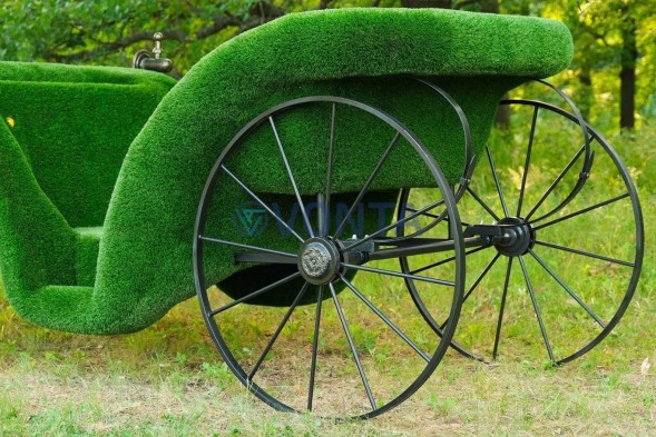 Топиари композиция карета с лошадьми — газон Deluxe