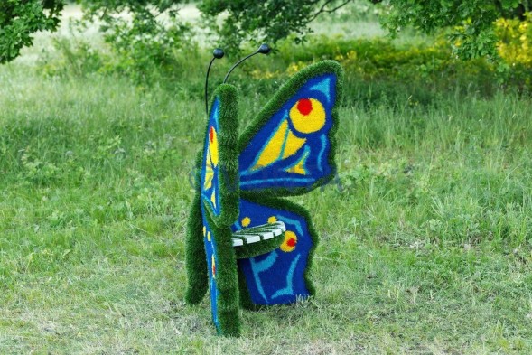 Топиари бабочка — лавочка, сосна — газон Eco + Deluxe