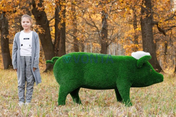 Топиари композиция семья свинок Хрюшевиц — газон Eco