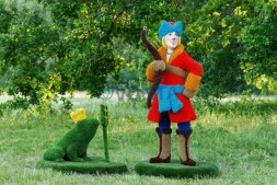 Топиари композиция жених и невеста — газон Eco + Deluxe