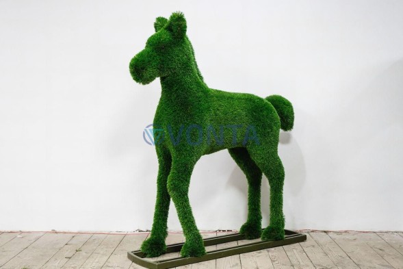 Топиари жеребенок Форди — газон Deluxe