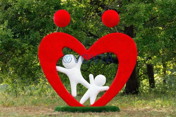 Топиари стела Семья — газон Deluxe + Eco