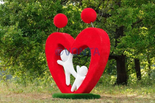 Топиари стела Семья — газон Deluxe + Eco