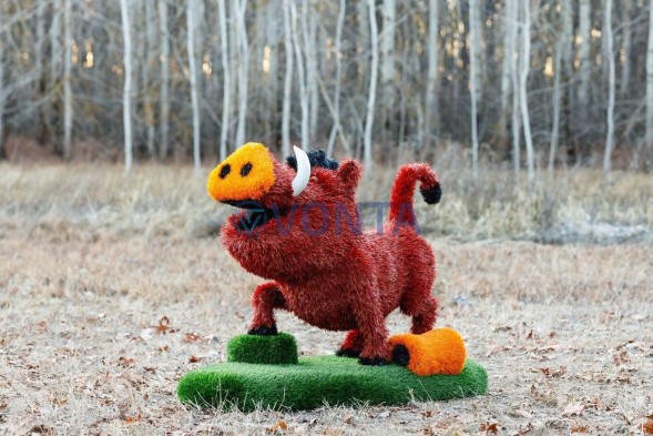 Топиари композиция лев с птичкой и кабан Валери — газон Deluxe + Eco