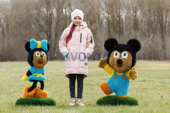 Топиари композиция мышка Крис, модель 1 и мышонок Малыш — газон Deluxe + Eco