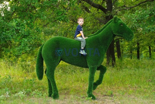 Топиари лошадь Пауль — газон Deluxe