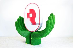 Топиари композиции ладони с логотипом — газон Есо