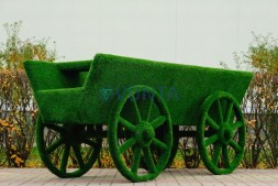 Топиари композиция конь Лари с телегой — газон Eco