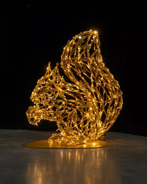 Светодиодная фигура Белка с орехом золотая Premium 1,13 м., (OL331)