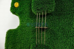 Топиари городской музыкант с контрабасом — газон Eco