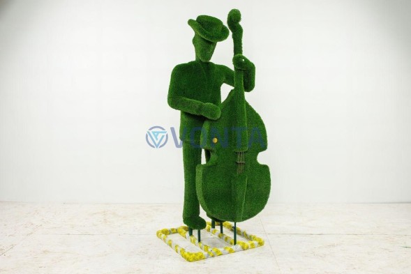 Топиари городской музыкант с контрабасом — газон Eco