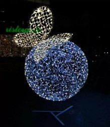 Светодиодная инсталляция Бабочка на шаре 150 см.