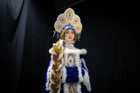 Светодиодная фигура из мишуры Снегурочка в синей шубе 3.38 м., (3DGR814-B)