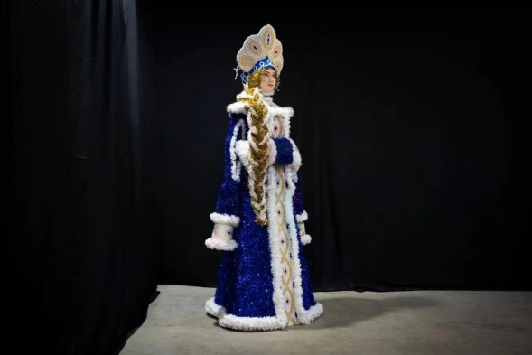 Светодиодная фигура из мишуры Снегурочка в синей шубе 3.38 м., (3DGR814-B)