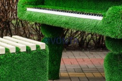 Топиари композиция рояль c логотипом и пуфом — газон Deluxe