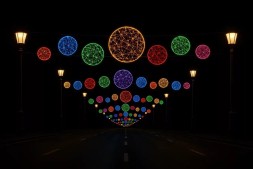 Светодиодная растяжка Разноцветные диски 500 см.
