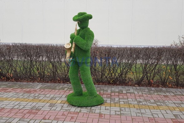 Топиари музыкант с саксофоном — газон Eco +