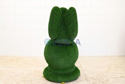 Топиари ангел на шаре — газон Есо