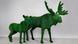 Топиари композиция лось Алкей и лосиха Галатея — газон Есо