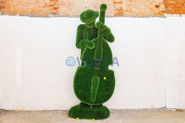 Топиари музыкант, контрабасист Оскар — газон Deluxe