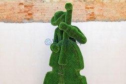 Топиари музыкант, контрабасист Оскар — газон Deluxe