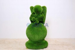 Топиари композиция ангел на шаре — газон Premium