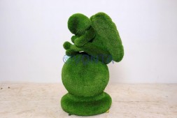 Топиари композиция ангел на шаре — газон Premium