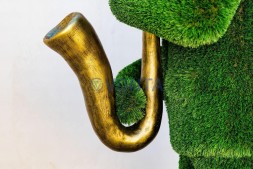 Топиари музыкант, саксофонист Декстер — газон Deluxe