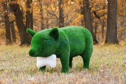 Топиари поросенок с бантом — газон Eco